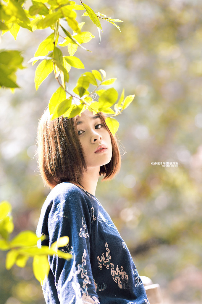 偷拍新疆女旱厕妇女撒尿